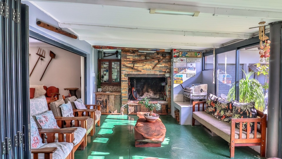 6 Bedroom Property for Sale in Franskraal Western Cape